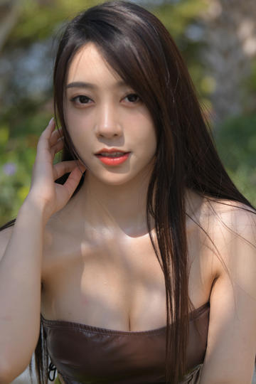 少女嘴微张